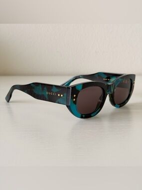 Gucci Teal and Black Patterned Cat-Eye Sunglasses GG1215S 001, Authentic